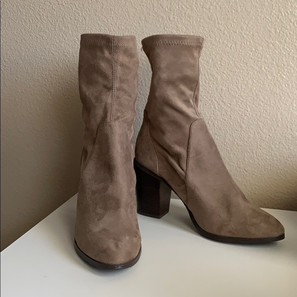 Forever 21 Women’s Fabric Heeled Boots